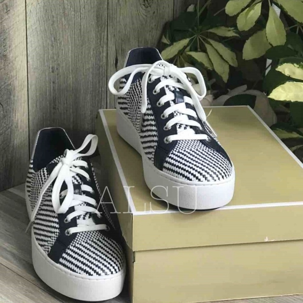 π Christmas Sale π NWT Michael Kors Poppy Lace Up Diagonal Weave Navy Size 9.5 - Picture 3 of 11